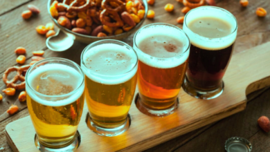 Beer Flight: The Complete Guide to Tasting, Serving, and Enjoying Mini Pours